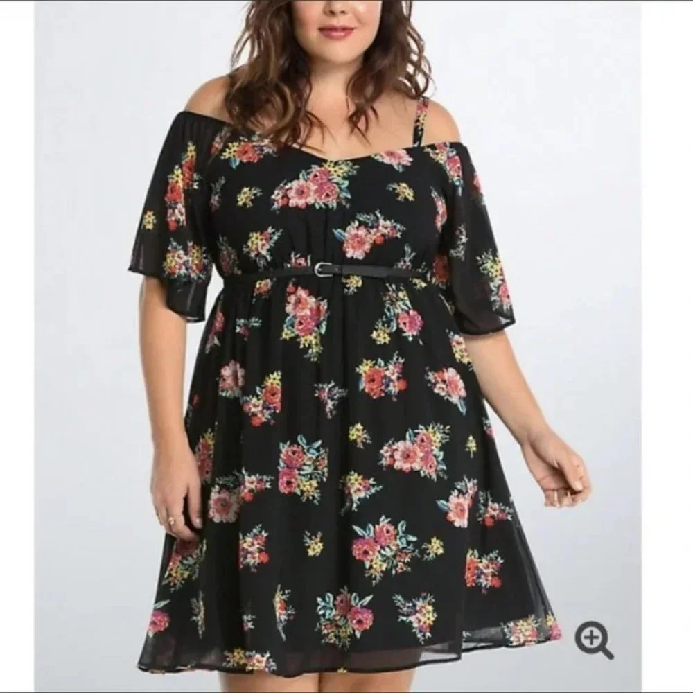 SOLD Torrid floral short sleeve off shoulder dress - Picture 2 of 11